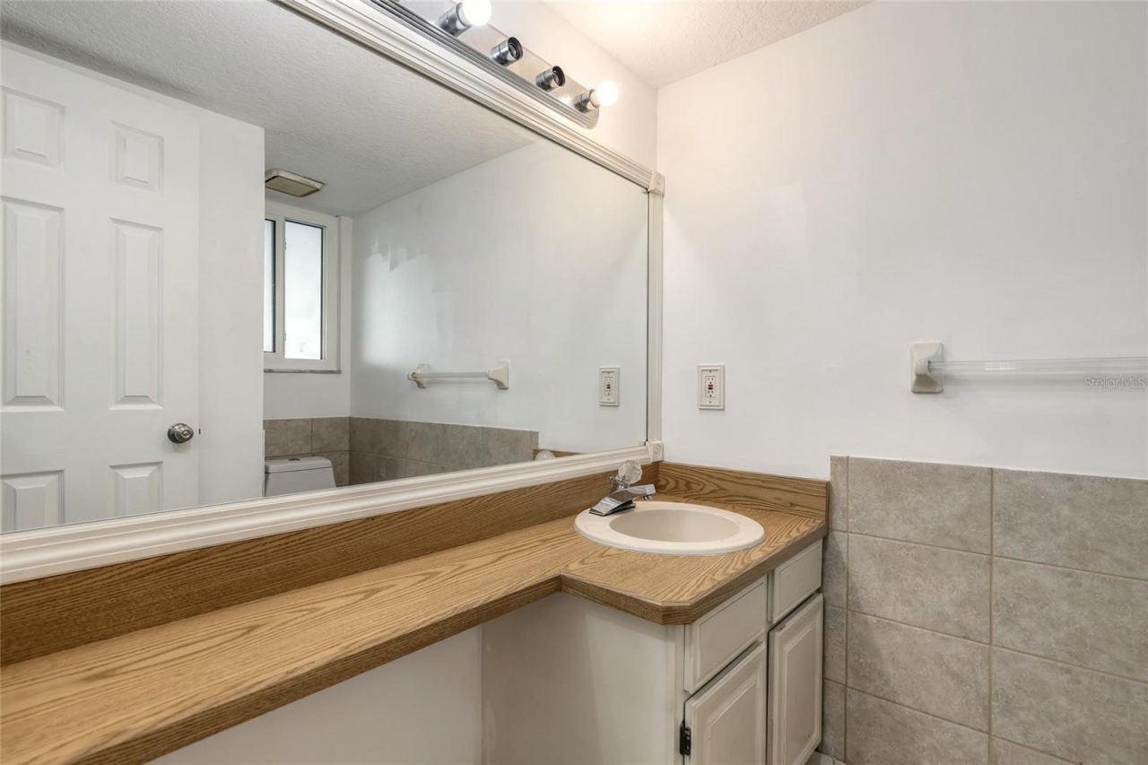 Photo 10 of 20