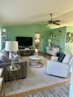 Photo 6 of 20: Living Room