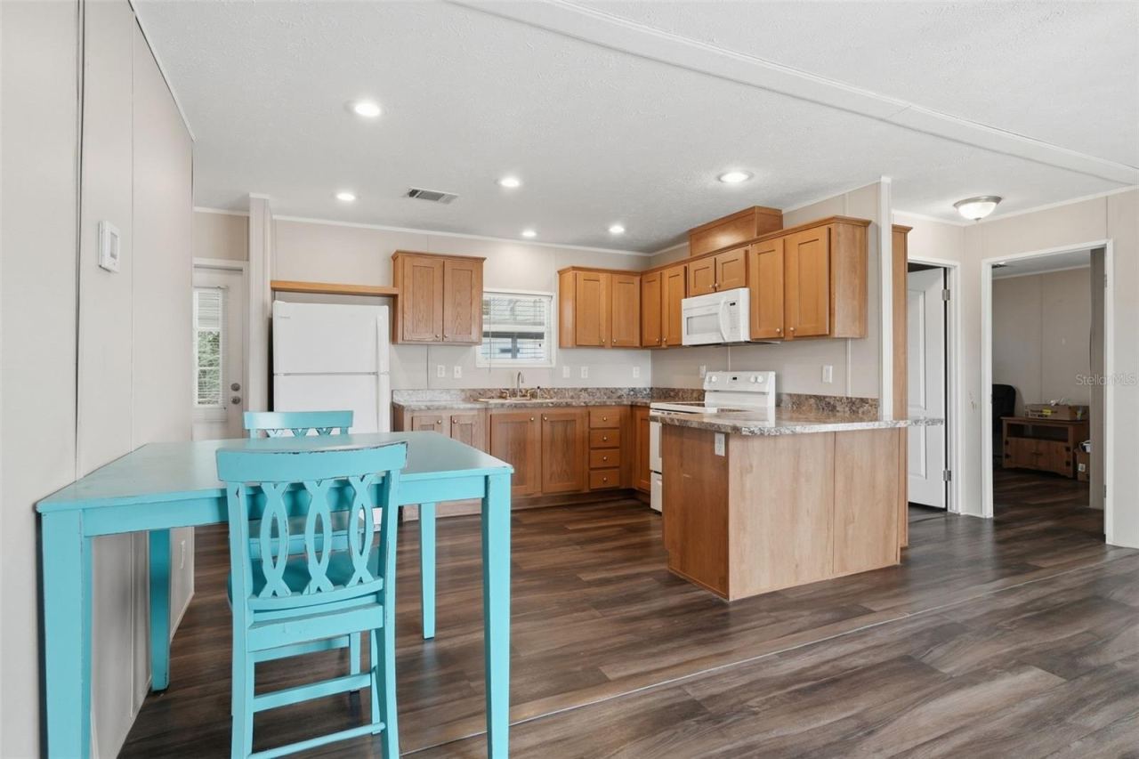 Photo 16 of 20: Kitchen/dining area