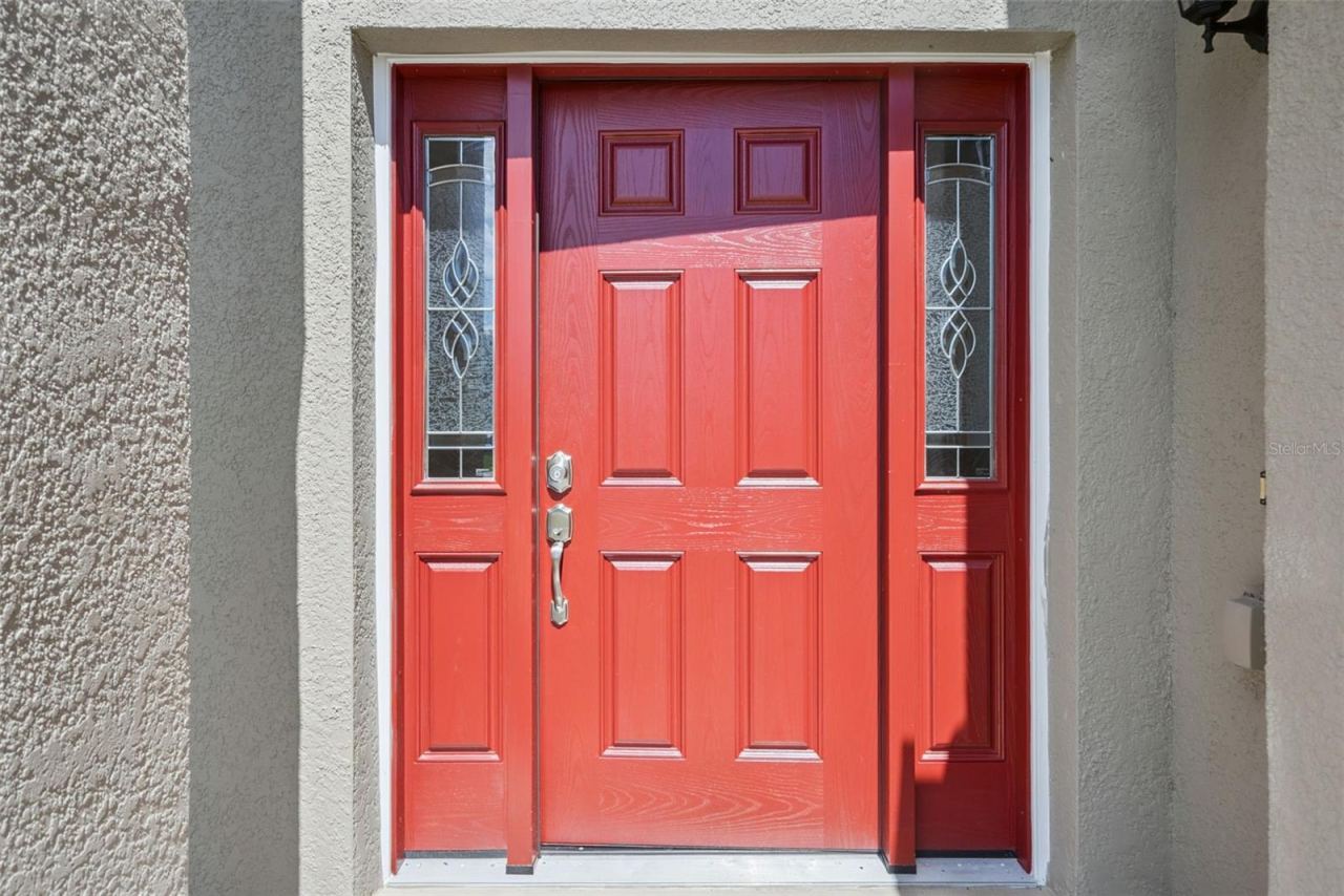 Photo 5 of 20: Front Door