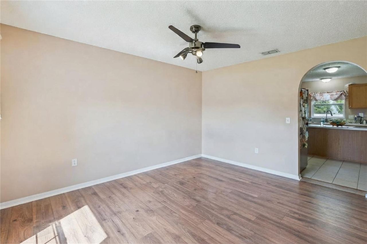 Photo 9 of 20: Dining Room