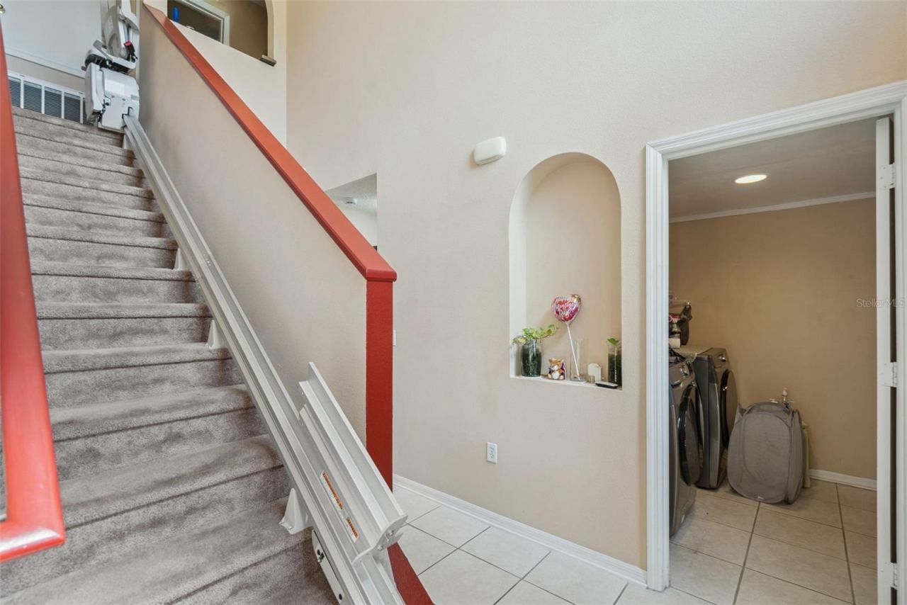 Photo 6 of 20: Entry Way