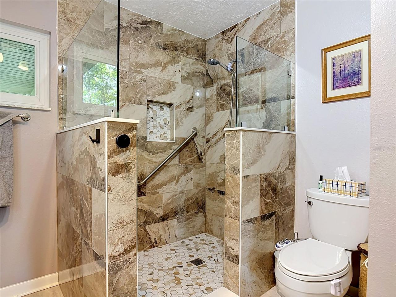 Photo 18 of 20: primary en-suite