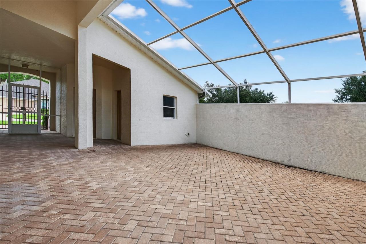 Photo 7 of 20: Courtyard looking towards courtyard room and bath and entry
