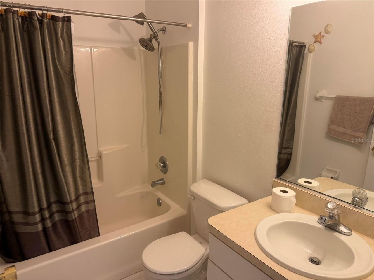 Photo 7 of 20