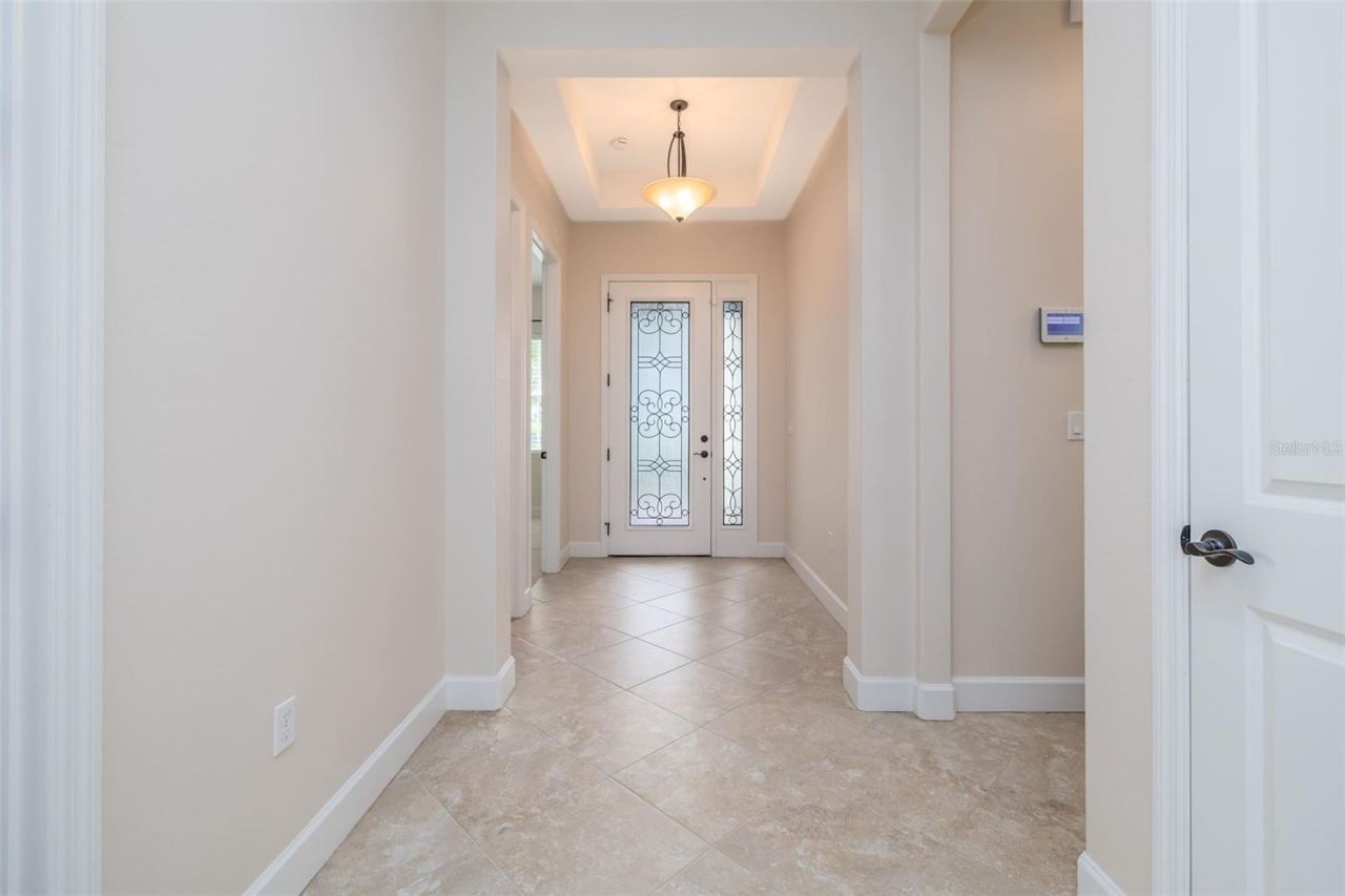 Photo 9 of 20: Foyer